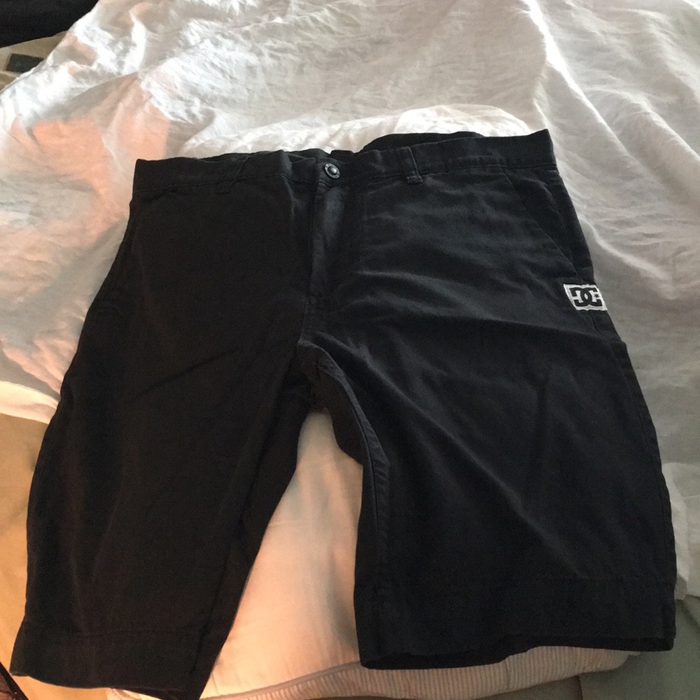 Black DC short